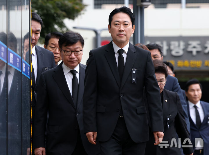 장동혁, 부천 순직 소방관 조문…"소방대원 안전은 국가가 지켜야" [뉴시스Pic] 