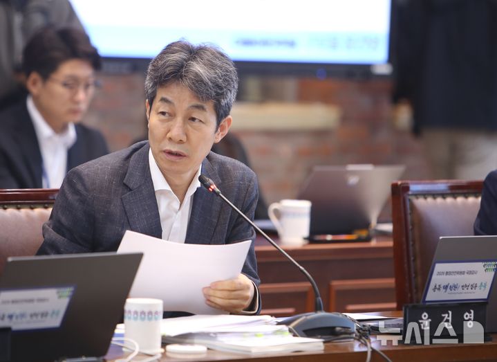 與윤건영 "김정은 방중 시그널, 북미 정상회담 가능성 완전히 사라진 건 아냐"