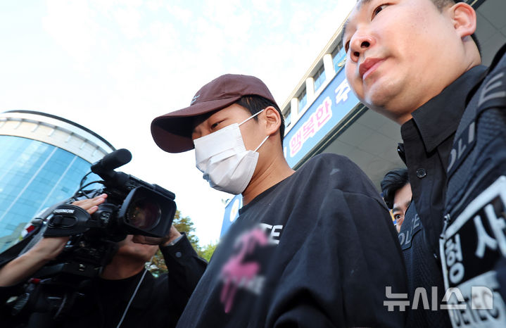 '송파 장모 살해' 피의자 김성우, 공소청 구속 송치 [뉴시스Pic]