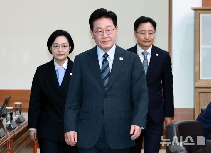 대통령·총리 주례보고 오찬 일정 월요일서 화요일로 변경…국무회의 직후 진행