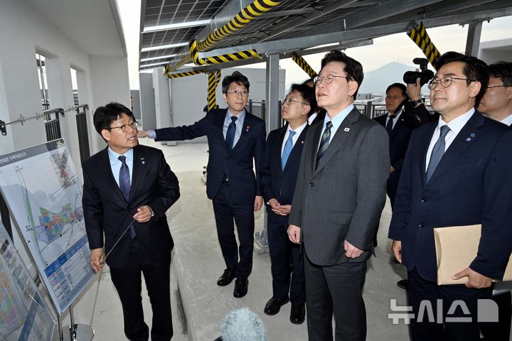 이 대통령, 인천 계양 전통시장 찾아 상인간담회…애로사항 청취