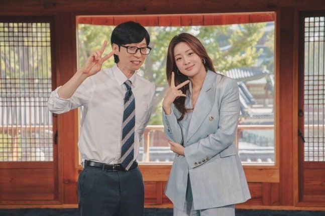 강소라 무협 강의 290만뷰 돌파…"소속사에선 환호와 우려"