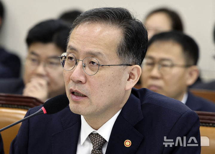 이형일 "가상자산 과세 최대한 숙고…부동산 시장 안정 찾을 것"(종합)