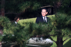 고 이건희 회장 선영 찾은 이재용 회장
