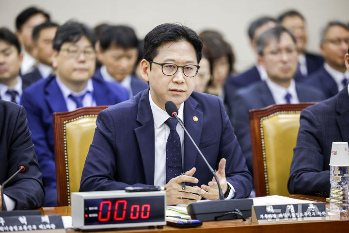 배경훈 "프론티어 AI, 특정 기업 몰아주기 우려에 독파모와 분리 추진"