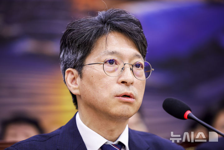 홍지선 국토장관 "전월세난 해결 근본 대책은 공급 늘리는 것" [뉴시스Pic]