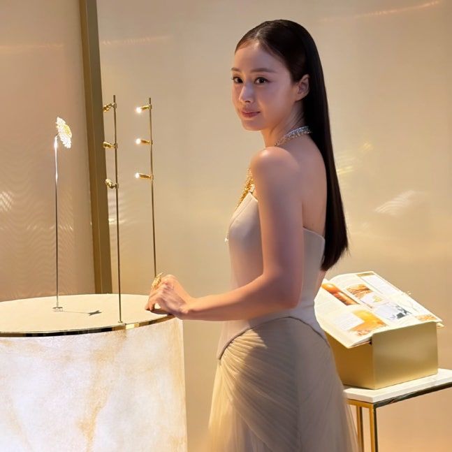 김태희, 우아한 드레스…변함없는 미모