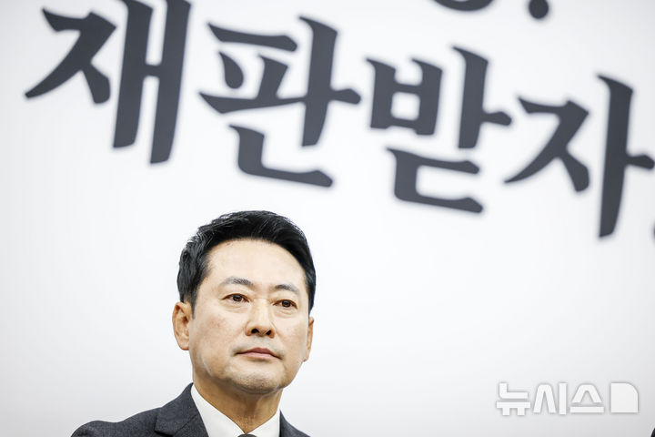 장동혁 "이 대통령, 가족 동반해 '황제 골프'…이 정도면 '민폐 골프'"