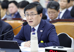 기후장관 "AIDC 확정 수요 적어…한전채 발행 한도 2배 쉽지 않아"(종합)