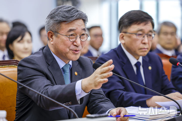 윤호중 "檢, 25년간 중립 지켰나…李, '하물며 제미나이도' 뜻"(종합)