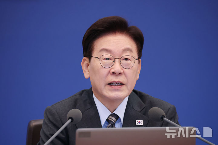 이 대통령 "유럽 시위 반면교사 삼아 내수 개선 총력…주택착공 실적도 높여야"(종합)