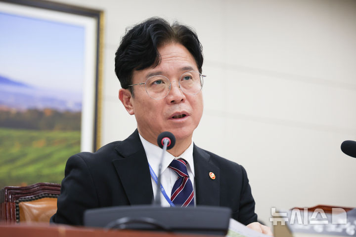 김영훈 "퇴직연금에 국민연금 참여 검토…쿠팡 수사, 美 압박 무관"(종합)