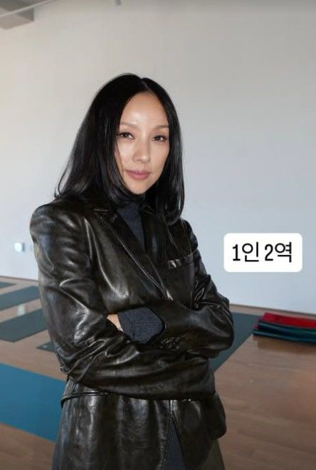 이효리, 요가원에서도 스타…가죽 롱코트 입고 카리스마