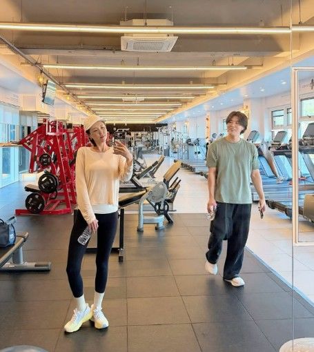 '42㎏' 신지, 근육량 부족 진단받더니…남편과 헬스장서 운동