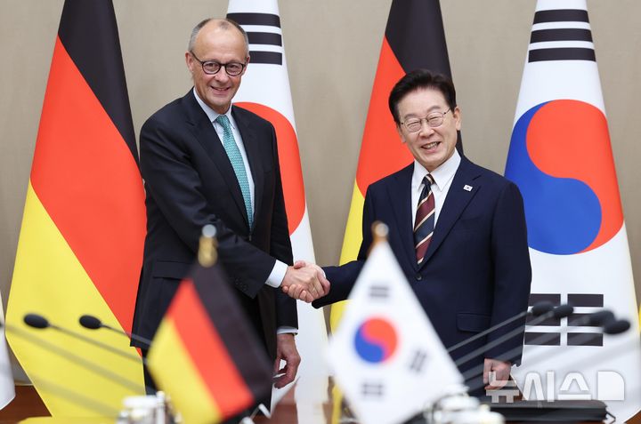 이 대통령 "한·독, 강화된 전략적 동반자 관계 수립…방산·첨단기술, 구체적 성과 기대" [뉴시스Pic]