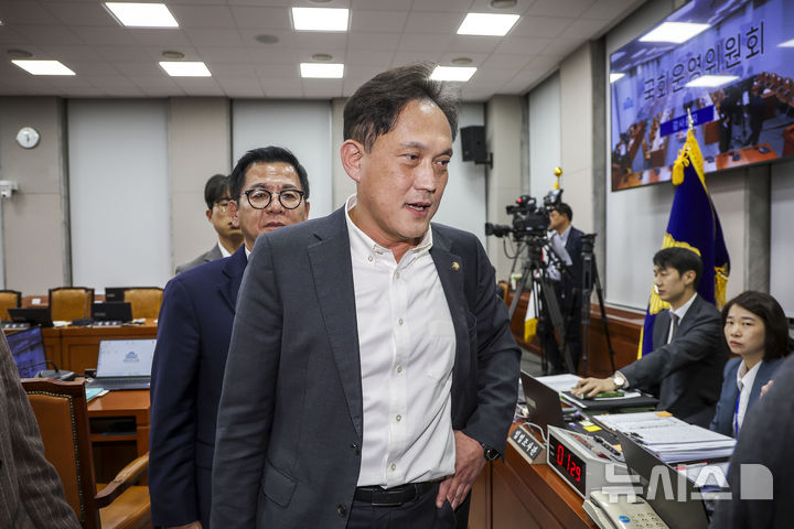 여야 운영위, '尹·전두환 내란 부정' 김태규 놓고 충돌…파행 끝에 불참 협의