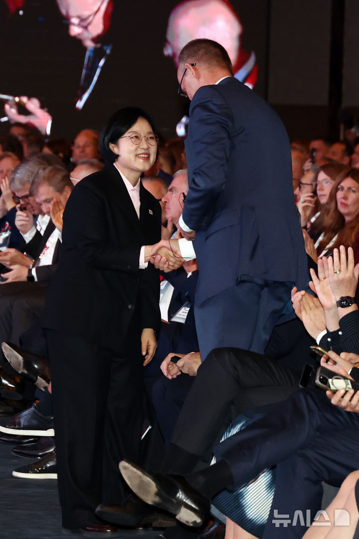 한 총리 "한국은 아태-유럽 잇는 전략적 거점"…韓-獨, 배터리·반도체·AI 협력 강조