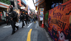 핼러윈 홍대서 '마약 사탕' 소동…경찰 "오인 신고"