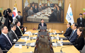 환율·집값 불안에 한은 금통위 '신중모드'