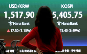 폭격 맞은 주식·금·원화…포화 속 돈은 美로