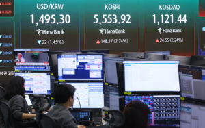 롤러코스피에도 개미들 이달만 26조 '줍줍'