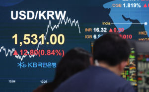 환율 17년만에 1530원선…코스피 5000선 위협
