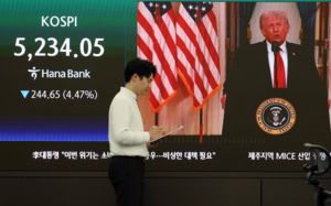 주말마다 악재 꺼내는 트럼프…투자자 '사색'