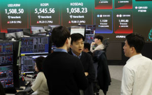 삼성전자 호실적에도 코스피 5450선 보합