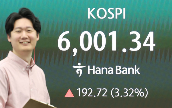 미·이란 물밑 대화에 '육천피' 탈환…42일만