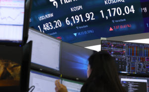 ETF 편입이 종목 흔든다…괴리율 관리 경고등