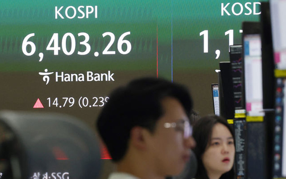 코스피 6417.93 마감…사상 최고치 경신