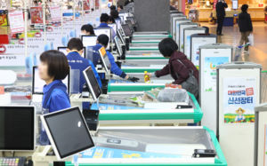 소비자심리, 경기 우려에 계엄 후 최대 감소폭