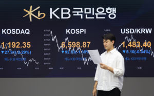 지난달에만 4배 뛰었다…수익률 휩쓴 테마주