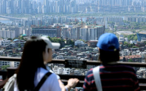 대출 조이자 뛰는 금리…이자 부담 커진다