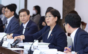 국민연금 리밸런싱…삼전 팔고 SK하닉 담았다