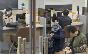 8% 넘보는 주담대, 2%대 묶인 예금 금리