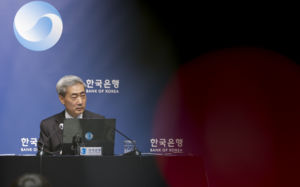 2분기 깜짝 성장…한은 금리인상 빨라지나