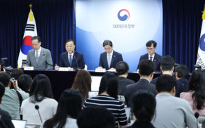 빚투에 급증한 신용대출·마통…한도 풀리나