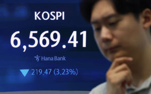워시 매파발언 충격…코스피 장초반 6500선 털썩