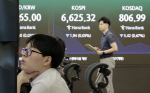 코스피, 外人 1.6조 '팔자'에도 6700선 회복 마감