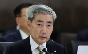 신현송 "금리 인상, 환율 안정 효과도 거둬"