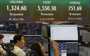 증시 급락에도…개미 ETF 매수 첫 80조 돌파