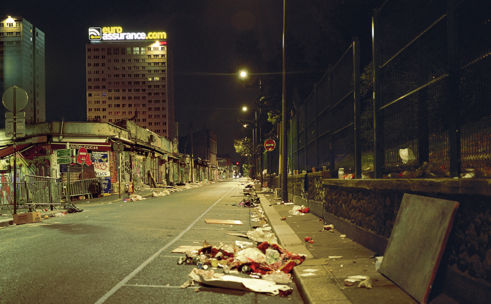 에펠탑 뒤 200년의 시선…보이지 않는 파리