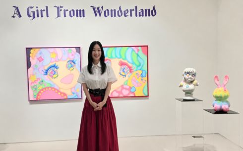 칼끝으로 긁어낸 순수…이사라 '원더랜드' 25년
