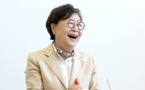 '뼈를 갈아 넣은 3년' 김성희 관장, 박수칠 때 떠난다