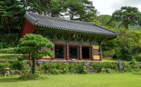 '16세기 첫 건립' 금산 신안사 대광전 보물 지정