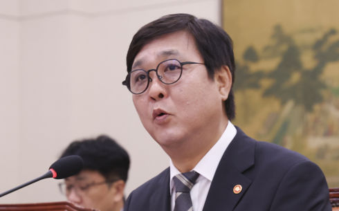 최휘영 "암살자(들), 평가 관객 몫…창작 제약 없어야"
