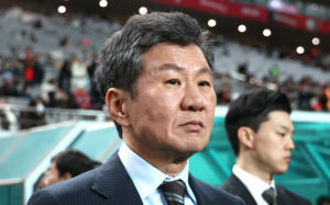 "친족회사 20개, 계열사 누락"…정몽규 고발