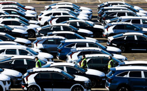 꽉 막힌 호르무즈에…해상운임 10배 치솟아