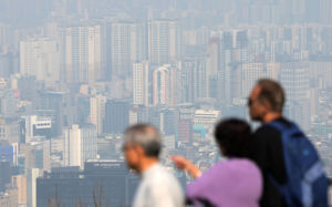 18억 낮춰도 안 팔린다…강남 아파트 증여↑